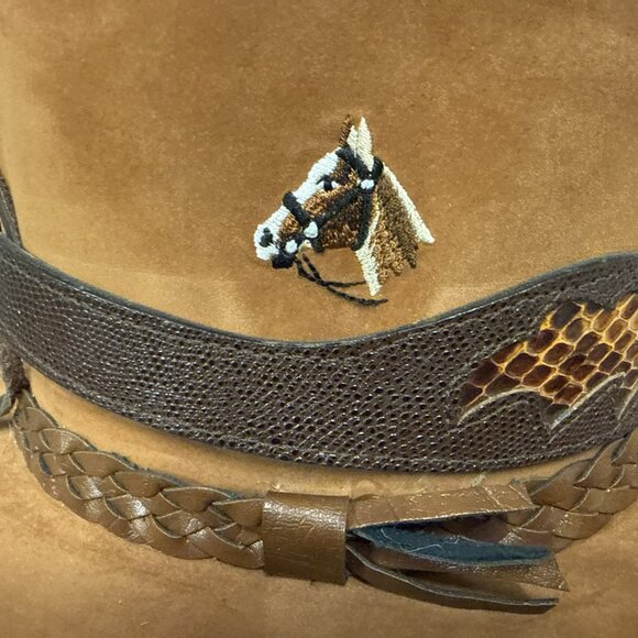 Wrangler Felt Cowboy Hat Embroidered Horse With Snake Skin Hat and 2nd Band - Picture 4 of 10